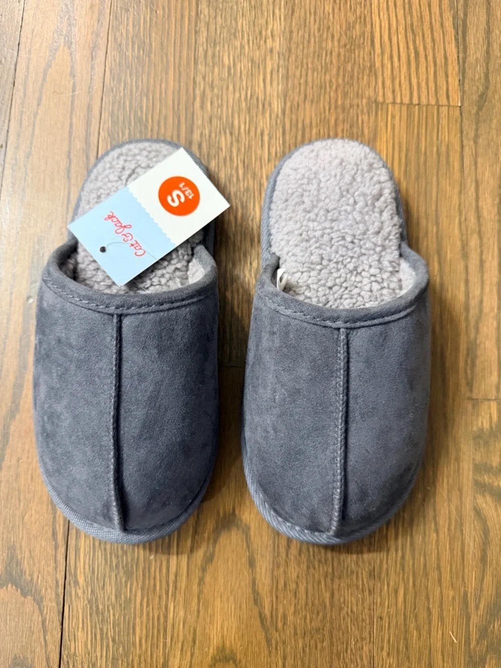 NWT Cat& Jack Kids Grey Fleece-Lined Slippers - Small 13/1
